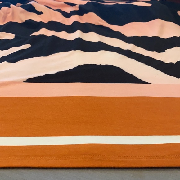 Anne Klein Top  L/XL Pink Animal Print Long Top vintage Shirt - Picture 8 of 8